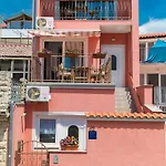 Апартаменты Romantisches Nur 500 Meter Zum Sandstrand Mit Klima, Wifi, Waschmaschine Цриквеница