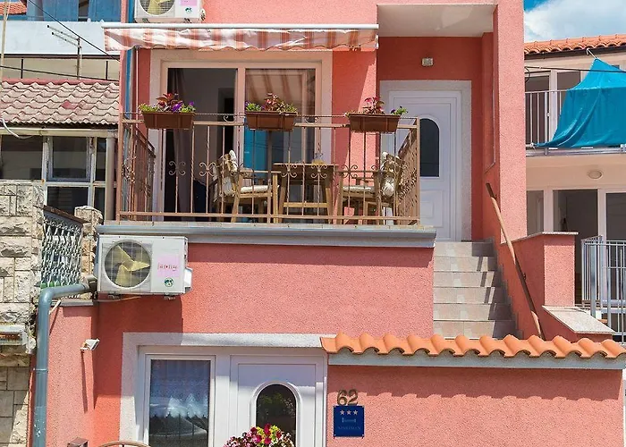 Lejlighed Romantisches Nur 500 Meter Zum Sandstrand Mit Klima, Wifi, Waschmaschine Crikvenica