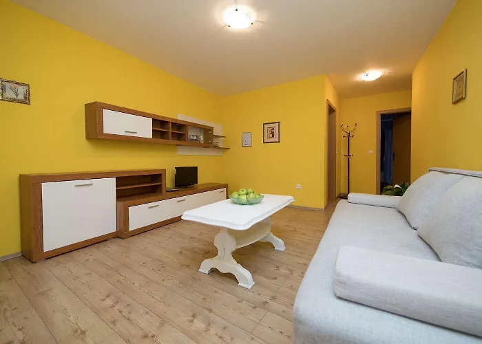Appartement Romantisches Nur 500 Meter Zum Sandstrand Mit Klima, Wifi, Waschmaschine Crikvenica