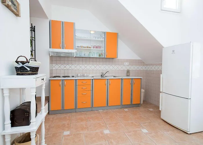 Lejlighed Romantisches Nur 500 Meter Zum Sandstrand Mit Klima, Wifi, Waschmaschine Crikvenica