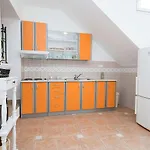 Apartment Romantisches Nur 500 Meter Zum Sandstrand Mit Klima, Wifi, Waschmaschine Crikvenica